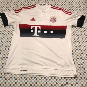 Bayern Munich 2015-2016 Away Kit Large